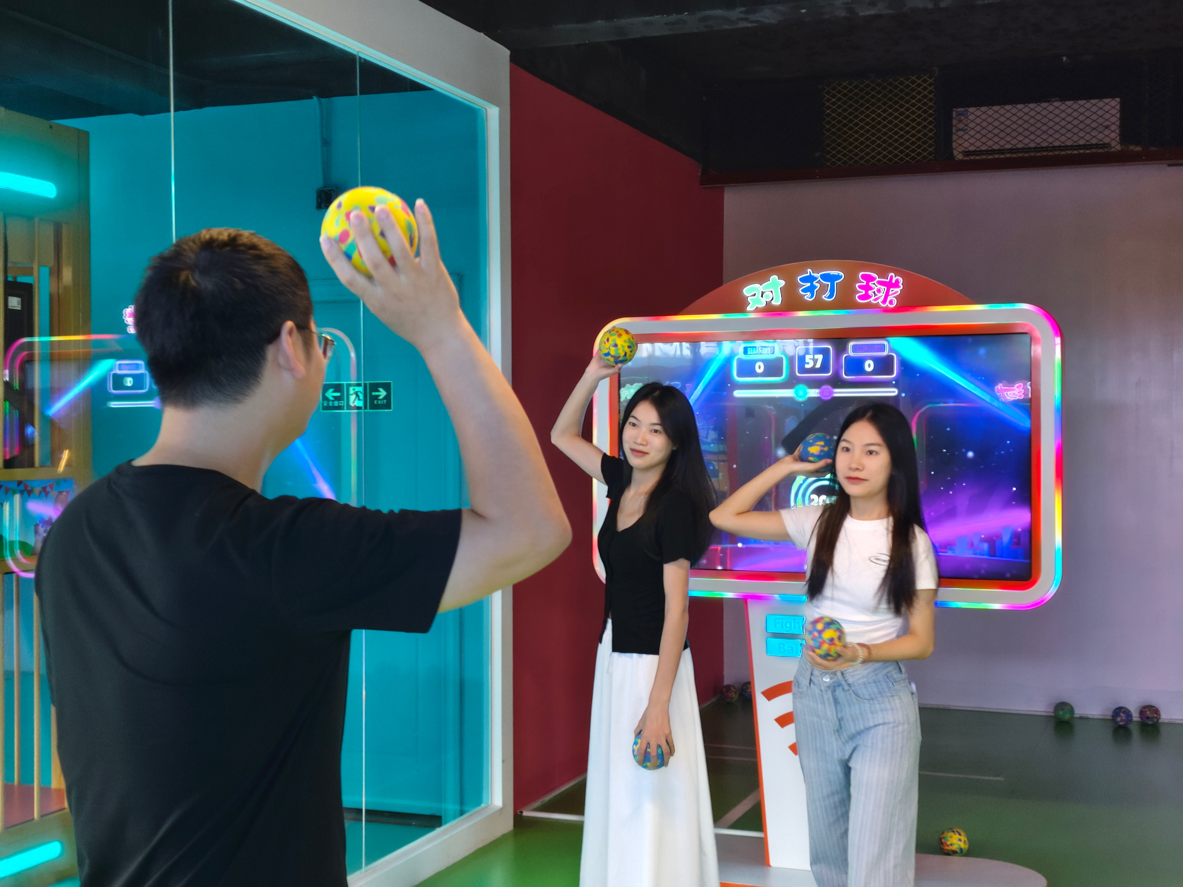 interactive balls duel